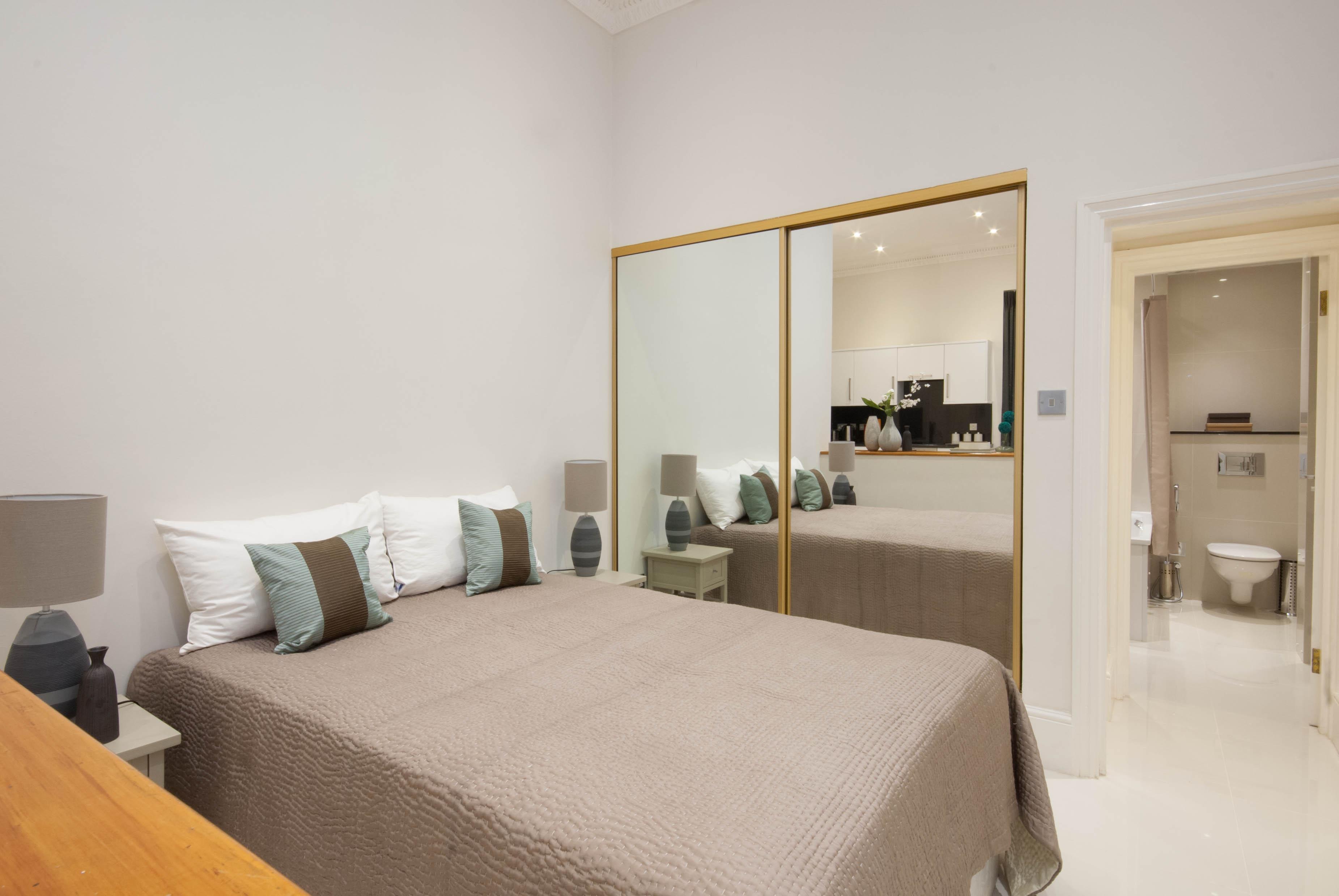 Queensgate Court London Exterior photo